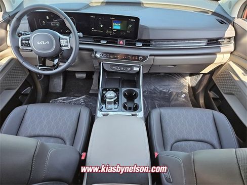 New 2026 Kia Carnival SX image 8