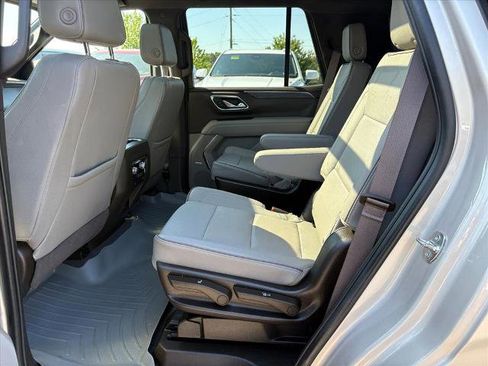 Certified 2023 GMC Yukon SLT w/ SLT Luxury Package AWD/4WD image 18