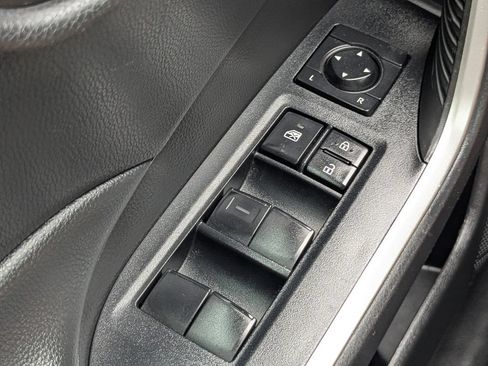 Used 2022 Toyota RAV4 LE FWD image 22