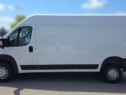 Used 2023 RAM ProMaster 2500 FWD image 2