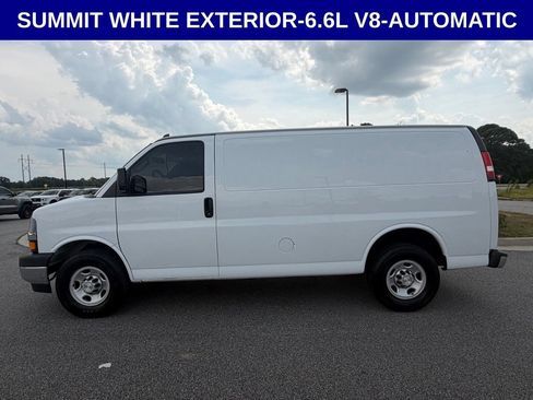 Used 2021 Chevrolet Express 2500 w/ Driver Convenience Package RWD image 4