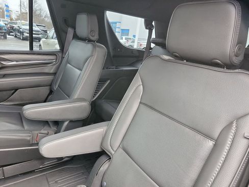 Used 2021 GMC Yukon Denali w/ Denali Premium Package image 35