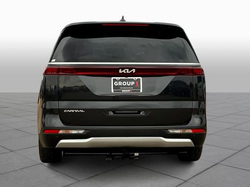 Certified 2024 Kia Carnival EX image 4