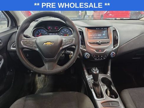 Used 2017 Chevrolet Cruze LT FWD image 5
