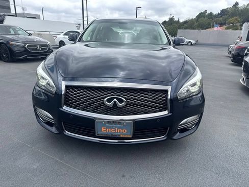 Used 2016 INFINITI Q70 3.7 RWD image 2