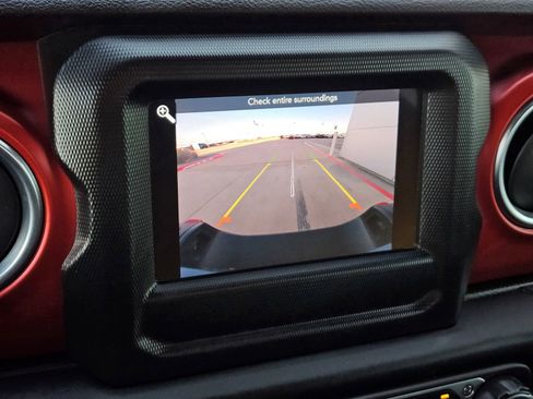 Used 2021 Jeep Gladiator Rubicon w/ Cold Weather Group image 22