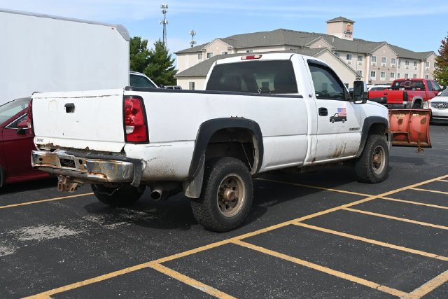 Used 2004 Chevrolet Silverado 2500 W/T w/ Snow Plow Prep Package AWD/4WD image 3