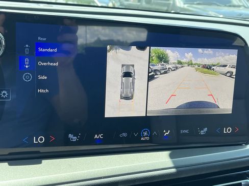 New 2025 Chevrolet Traverse LT w/ Driver Confidence Package FWD image 15