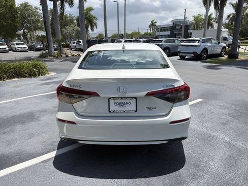 Certified 2024 Honda Civic Touring image 7