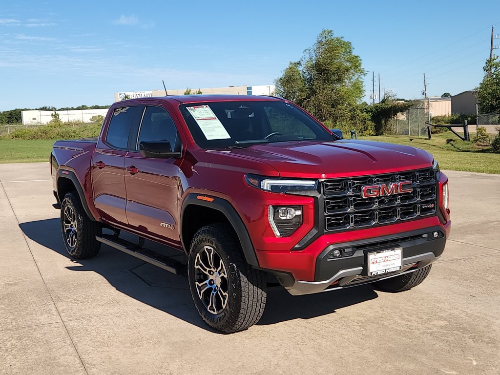Used 2024 GMC Canyon AT4 w/ Technology Package AWD/4WD image 3