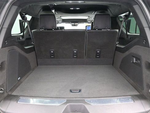 Used 2025 Cadillac Escalade ESV Sport Platinum image 10