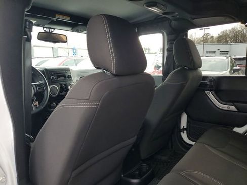 Certified 2017 Jeep Wrangler Unlimited Sahara w/ Connectivity Group AWD/4WD image 10