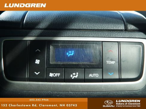 Used 2018 Toyota Highlander XLE w/ Carpet Mat Package (TMS) AWD/4WD image 29