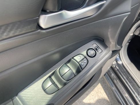 Used 2024 Nissan Altima 2.5 SV FWD image 13