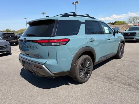 New 2026 Nissan Pathfinder SL image 5