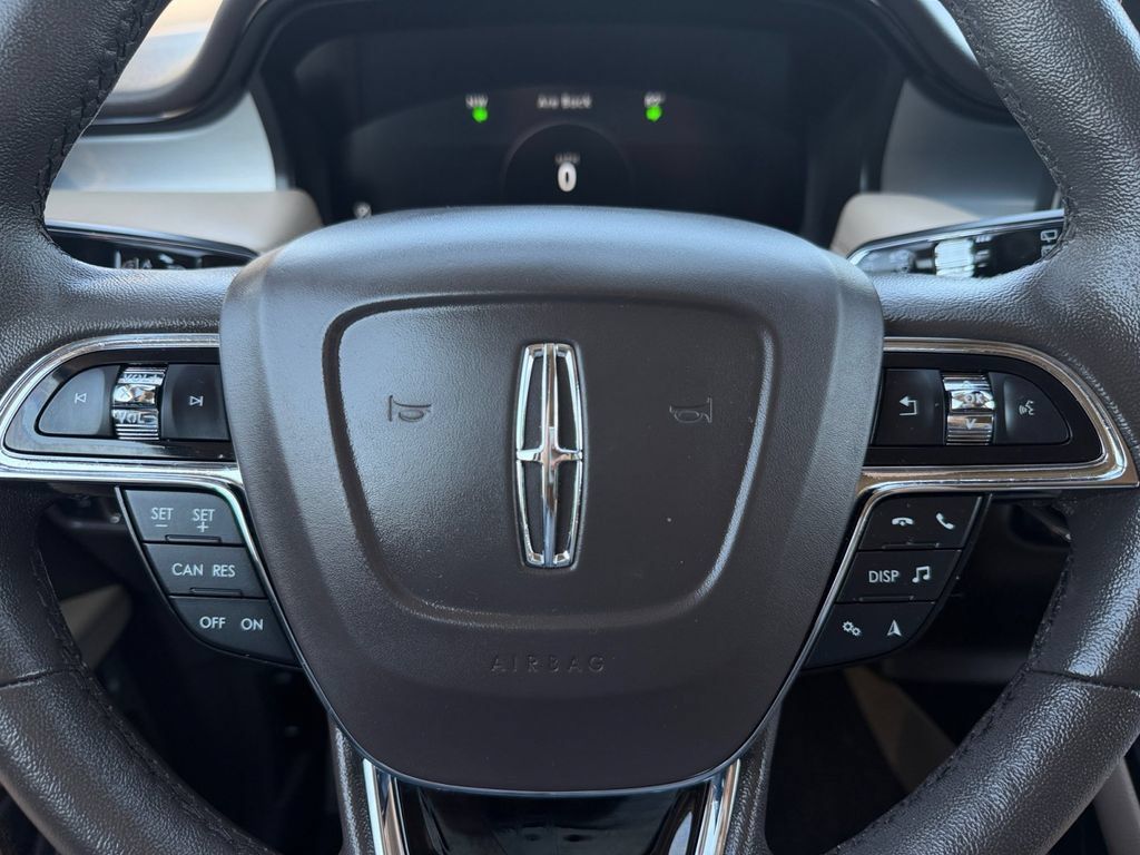 Used 2022 Lincoln Nautilus AWD w/ Premium Package image 23