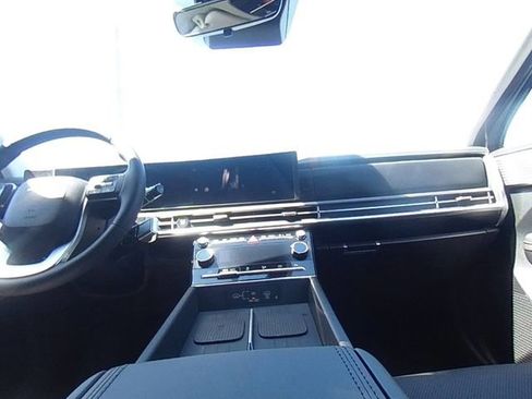 Used 2024 Hyundai Santa Fe SEL image 17