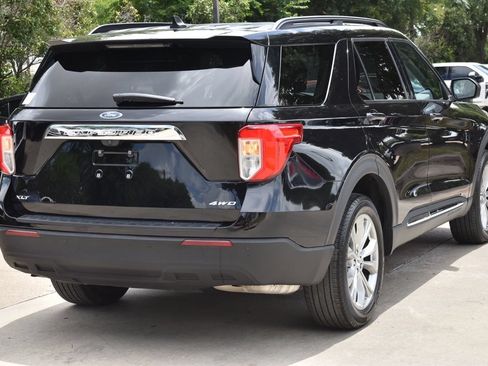 Used 2024 Ford Explorer XLT w/ Equipment Group 202A AWD/4WD image 6