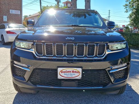 Used 2023 Jeep Grand Cherokee Limited image 2