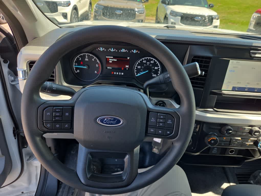 New 2025 Ford F350 XL w/ XL Chrome Package RWD image 27