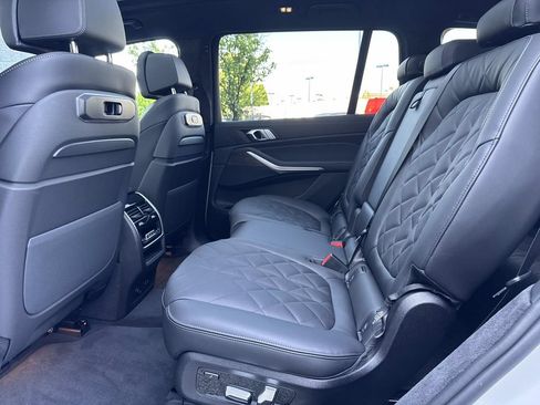 Used 2026 BMW X7 xDrive40i w/ M Sport Package AWD/4WD image 15
