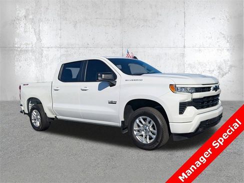 Used 2024 Chevrolet Silverado 1500 RST image 2