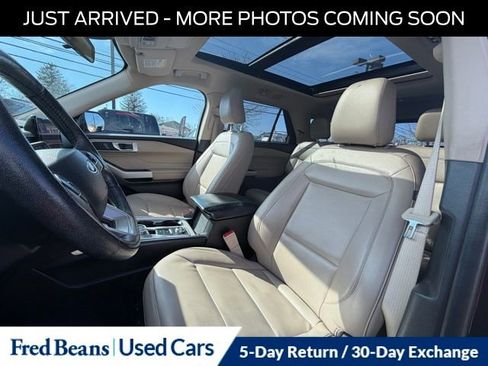 Used 2022 Ford Explorer XLT w/ Equipment Group 202A image 12