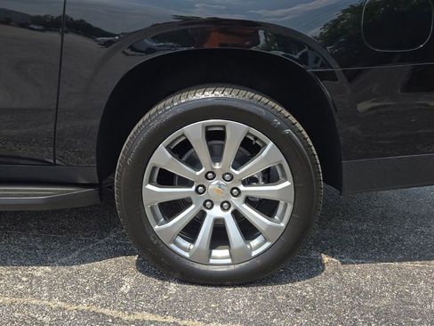 New 2025 Chevrolet Suburban Premier w/ Sun And Tow Package image 16