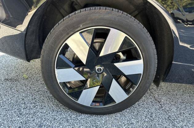 Used 2024 Volvo XC60 T8 Ultimate w/ Protection Package Premier AWD/4WD image 12