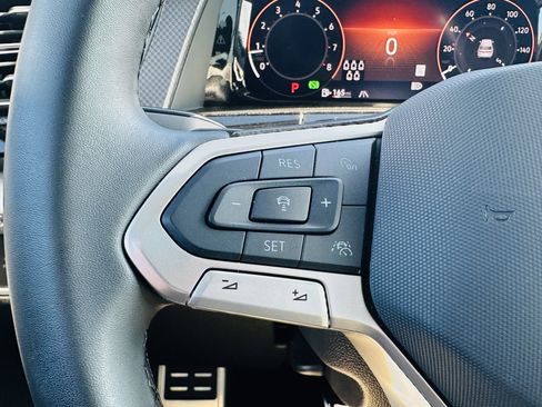 Used 2024 Volkswagen Atlas Peak Edition SEL image 19