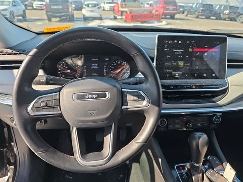 Used 2022 Jeep Compass Limited image 7