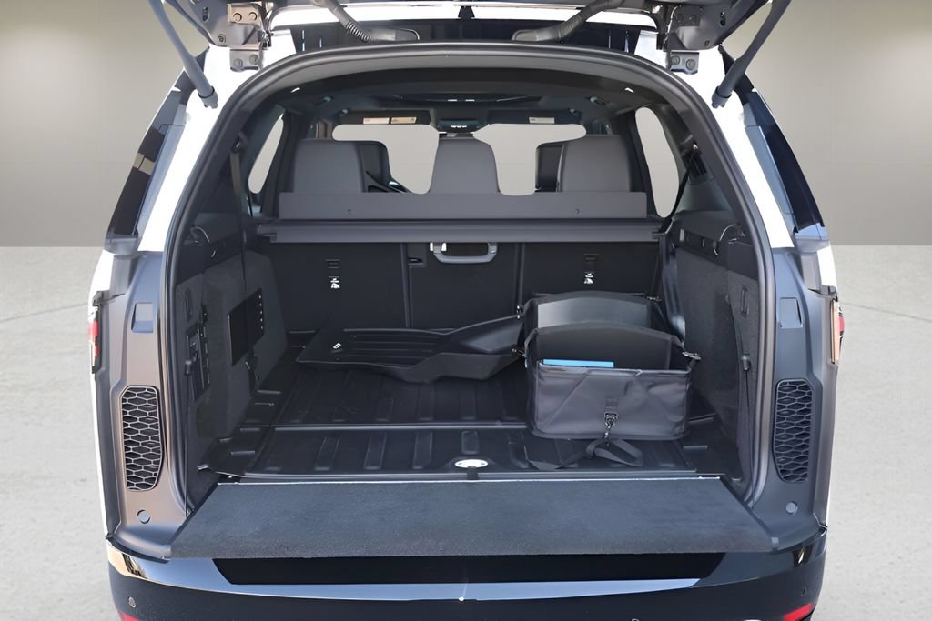 New 2026 Land Rover Discovery Dynamic SE AWD/4WD image 15