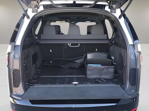 New 2026 Land Rover Discovery Dynamic SE AWD/4WD image 15
