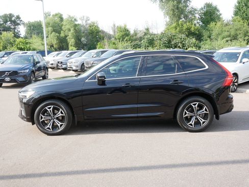 Used 2022 Volvo XC60 B5 Momentum w/ Climate Package AWD/4WD image 4