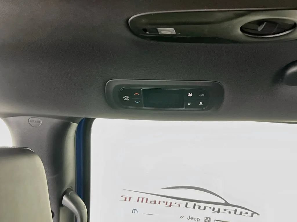 New 2027 Chrysler Pacifica Select FWD image 25