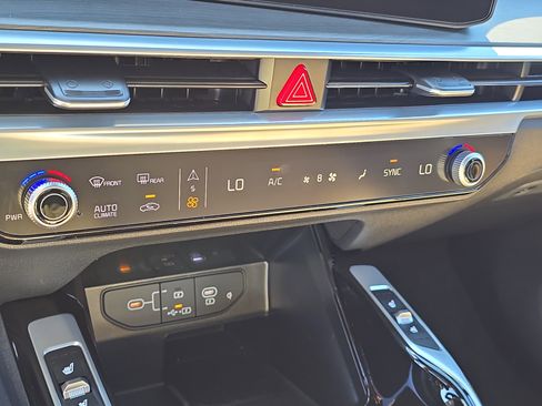 New 2026 Kia Sorento SX Prestige w/ Olive Brown Leather Package image 29