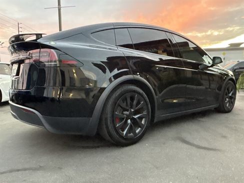 Used 2022 Tesla Model X image 6