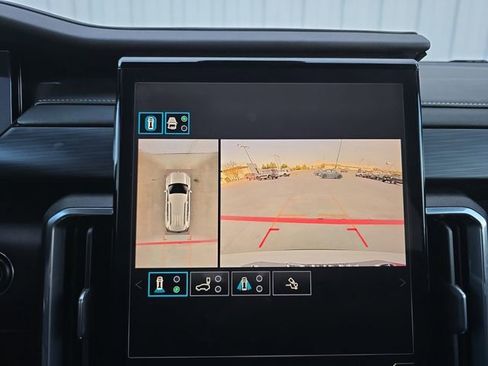 Used 2025 GMC Acadia Elevation image 9