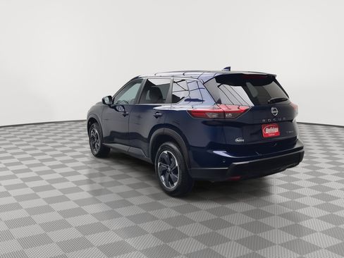 Used 2024 Nissan Rogue SV image 33
