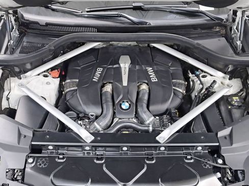 Used 2019 BMW X5 xDrive50i w/ M Sport Package AWD/4WD image 46