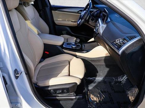 Used 2025 BMW X4 xDrive30i image 29