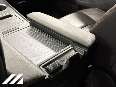 Used 2022 Toyota Sienna XSE image 27