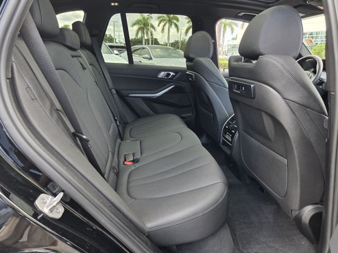 Used 2021 BMW X5 xDrive40i w/ Convenience Package AWD/4WD image 16