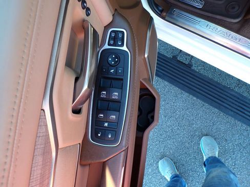 Used 2024 RAM 3500 Limited image 12