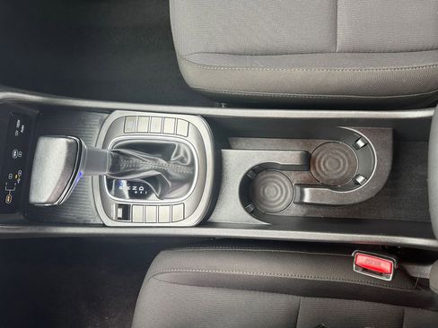 Used 2025 Hyundai Kona SEL image 41