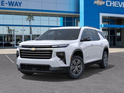 New 2026 Chevrolet Traverse LT w/ Driver Confidence Package image 6