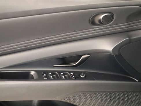 Used 2025 Hyundai Elantra Sport image 23