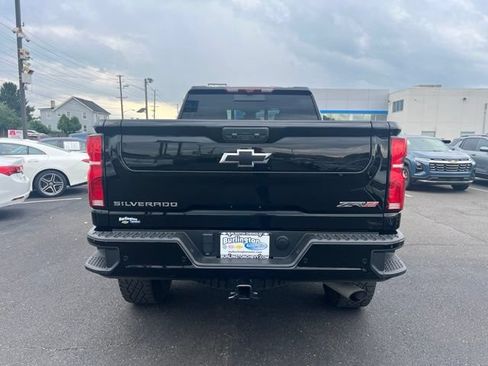Used 2024 Chevrolet Silverado 2500 ZR2 w/ Technology Package AWD/4WD image 4