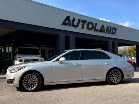 Used 2017 Genesis G90 5.0 Ultimate image 4
