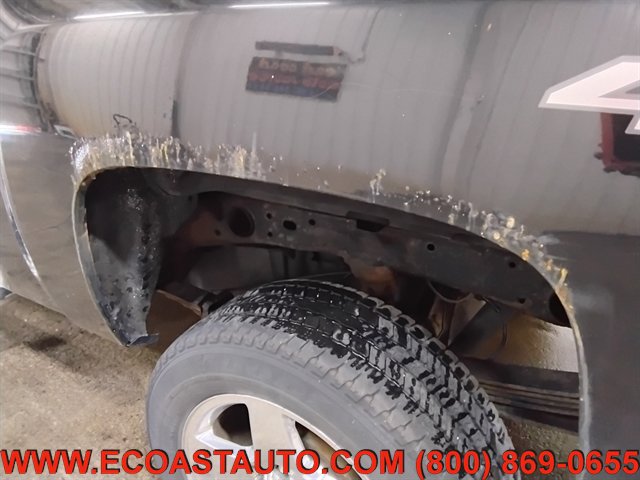 Used 2011 Chevrolet Silverado 2500 LT w/ Interior Plus Package AWD/4WD image 16
